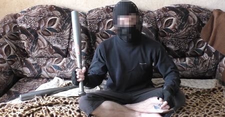 Okaleczają się na froncie. Nowy koszmarny sposób. "Tam jest pałka"