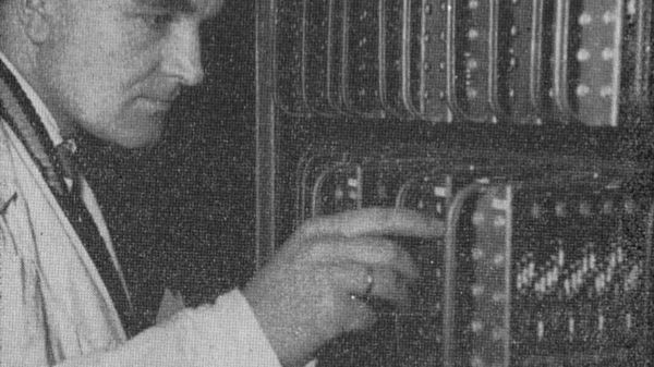 Wrocław. W pierwszym numerze pisma przeczytać można tekst o elektronicznej przyszłości regionu