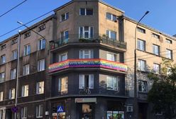 Powiesił tęczowy baner na kamienicy. Musiał zainstalować monitoring