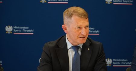 Wiceminister broni brata-proboszcza przed Jędraszewskim. "Zmiany muszą się szybko dokonać!"