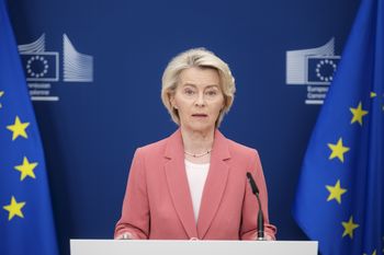 Von der Leyen celem Rosjan. "Zła ciocia"