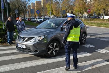 Już sie zaczęło. Ogromny korek przy cmentarzu