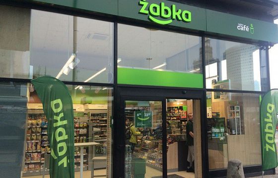 Sklepy Żabka jako placówki pocztowe mogą być czynne we wszystkie niedziele - franczyzobiorcy wygrywają w sądach z PIP