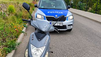 Jechał skuterem "wężykiem". Zatrzymał go inny kierowca