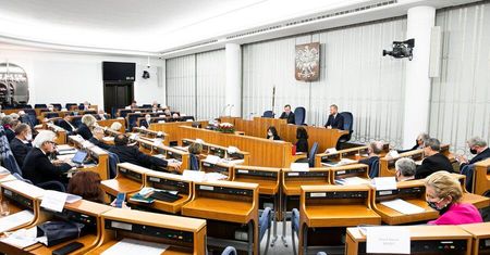 Senat za natychmiastowym wprowadzeniem stanu klęski żywiołowej w Polsce. Co to oznacza?