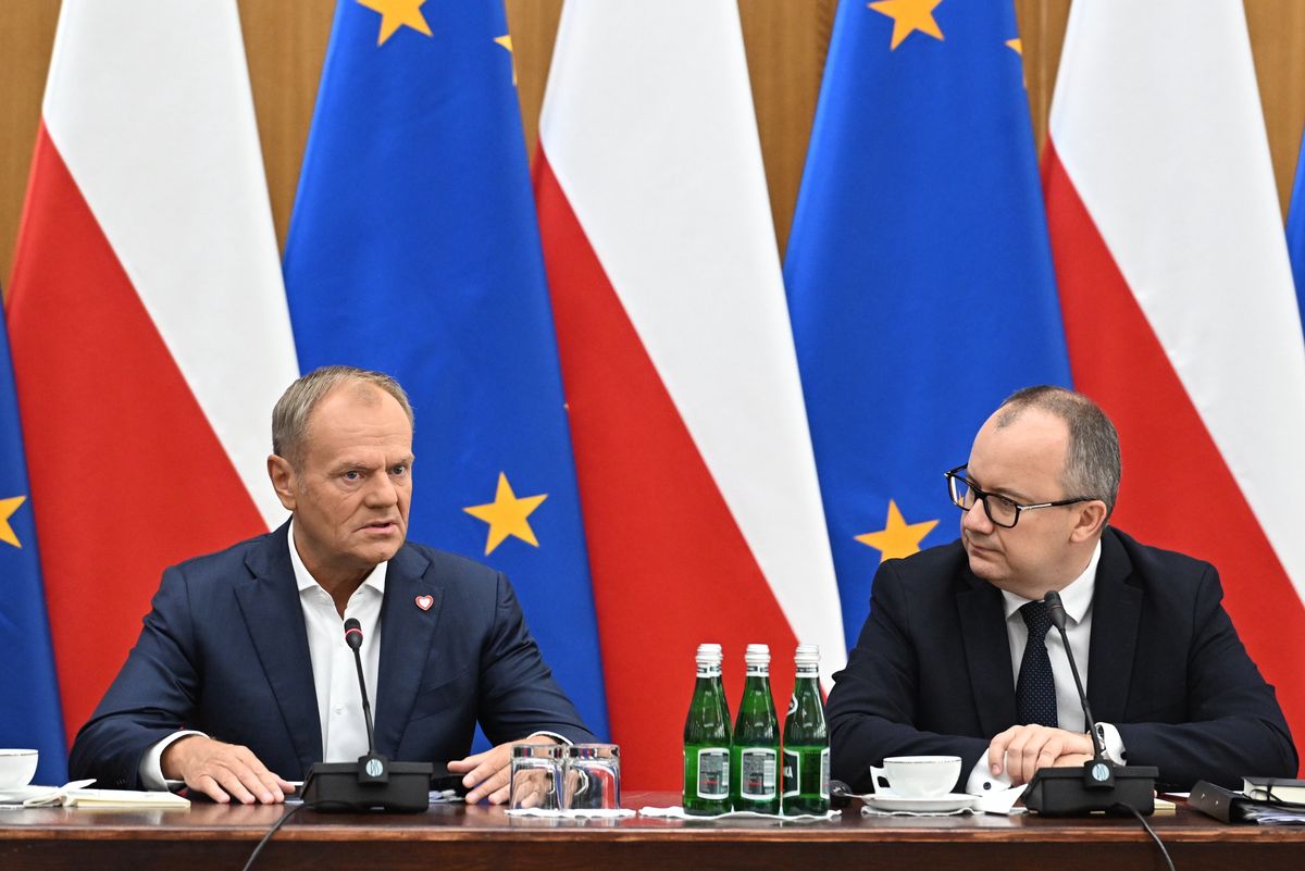 Donald Tusk i Adam Bodnar podczas spotkania z prawnikami 