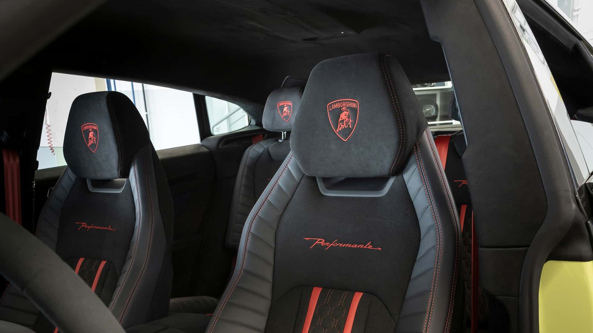 Lamborghini Urus SE Performante