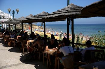 "Piją 24 godz. na dobę". Hotelarze z kurortu w Europie mają dość