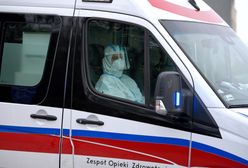 Warszawa. Zaatakował ratowników, gdy pomagali dziecku. Wybił cegłą szybę w karetce