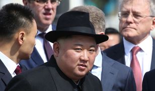 Korea Północna wystrzeliła rakiety. Kim Dzong Un chwali fabrykę broni