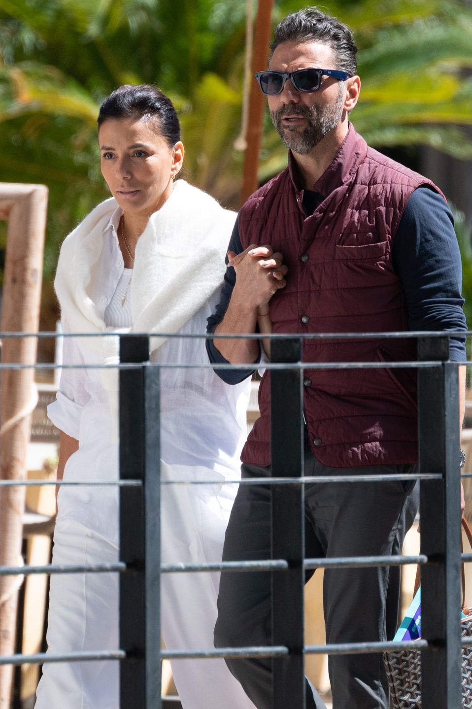 Naturalna Eva Longoria poszła z mężem na lunch