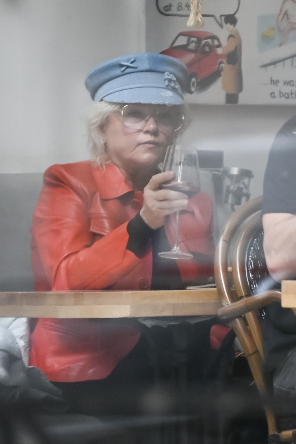 Katarzyna Figura uskutecznia wypad do knajpy