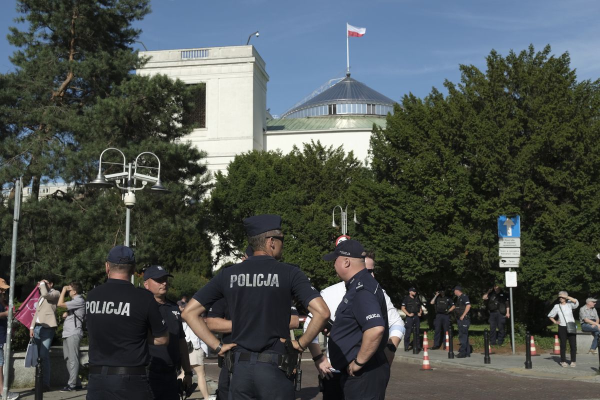 polityka, sejm, zmiany Ograniczony dostęp do Sejmu. W życie wchodzą nowe zasady