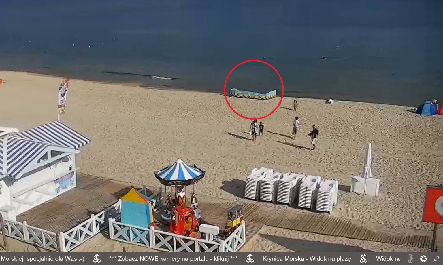 Mistrzowie parawaningu zarezerwowali sobie miejsce przy samym morzu