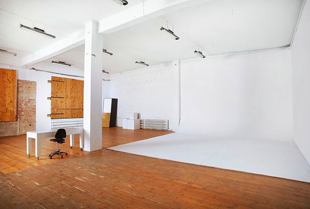 Makata, Studio 4