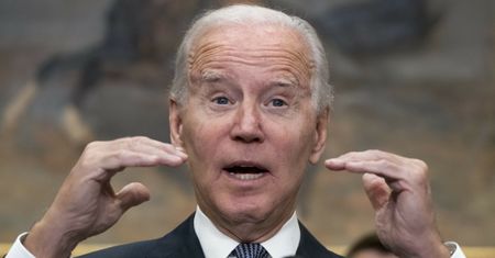 Deficyt USA spadł o połowę. Historyczny wynik. "W przyszłym roku recesja"