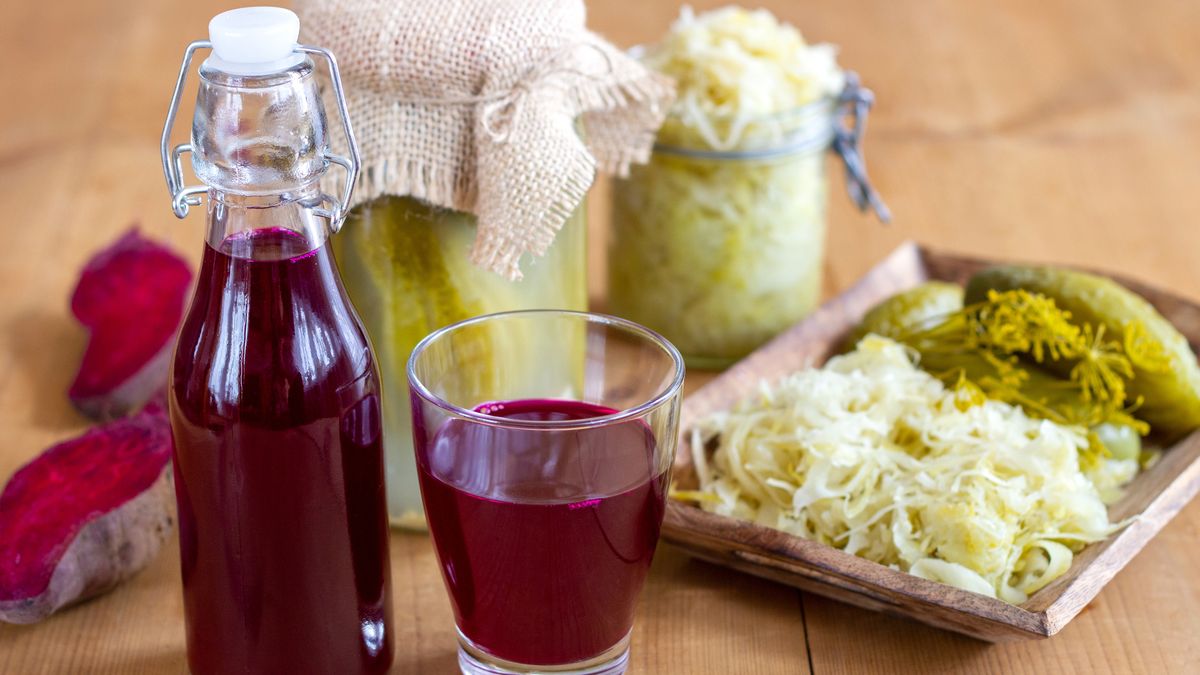 Zakwas z buraków można kupić, podobnie jak inne kiszonki 