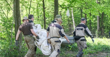 Pochówki ofiar zbrodni w Puźnikach. "Przywrócenie godności"