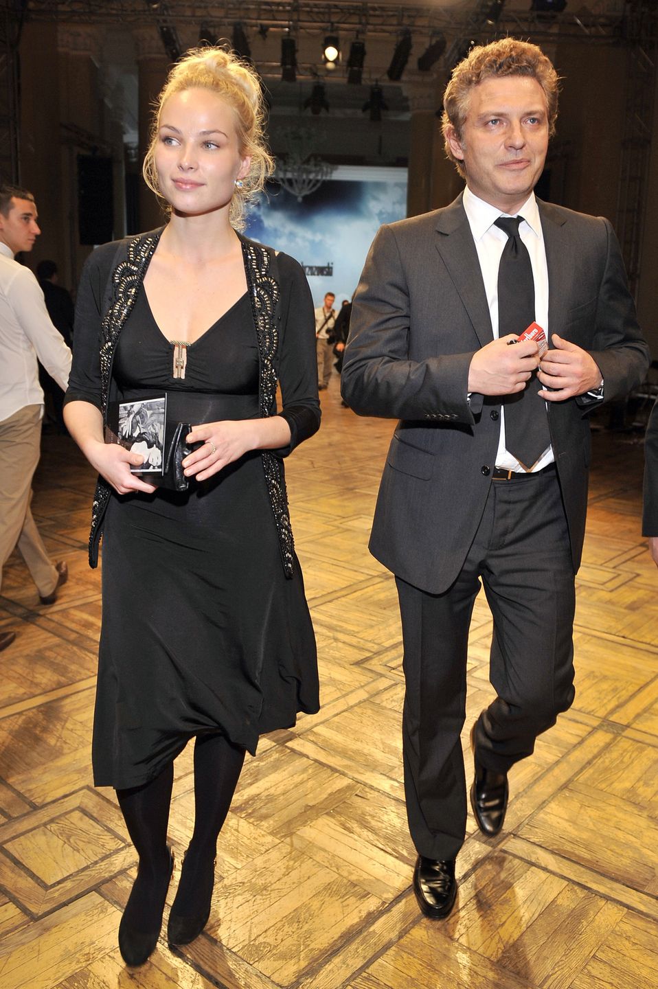 scena z: Krzysztof Latek, Weronika Ksi��kiewicz SK: , , fot. Kurnikowski/AKPA
pokaz nowej kolekcji Paprocki&Brzozowski, listopad 2008, pokaz m