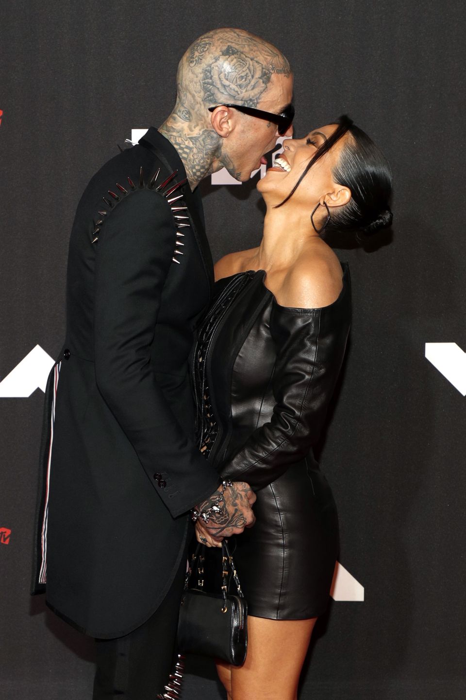 Kourtney Kardashian i Travis Barker na MTV VMA