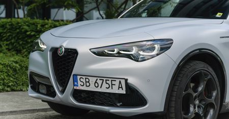 Alfa Romeo rezygnuje z charakterystycznego elementu. Chodzi o bezpieczeństwo