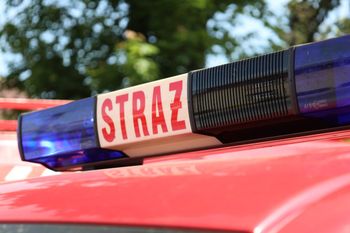Poznań: Dym widać z daleka. Pożar czworaka nie rozprzestrzenia się