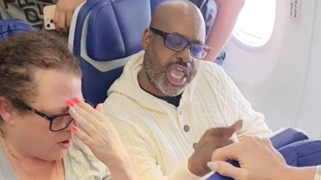 Mężczyzna wybuchł gniewem w samolocie 