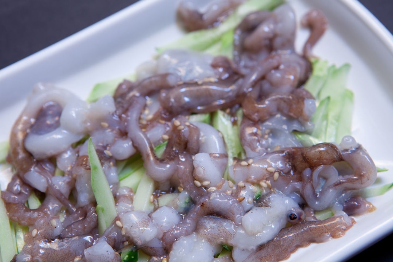 San-nakji to danie, które "ucieka" z talerza