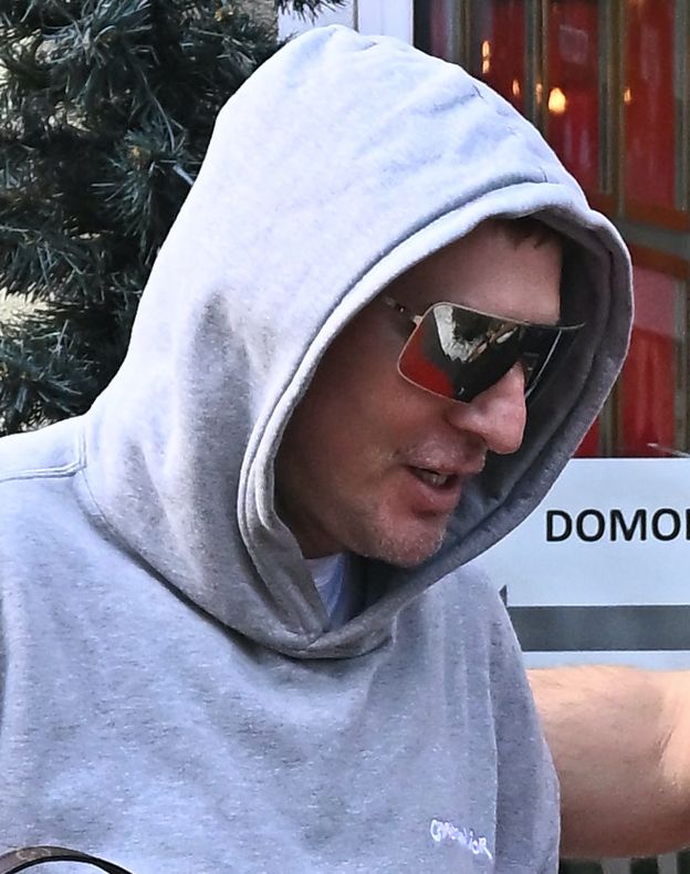 Krzysztof Gojdź pod kliniką medycyny estetycznej
