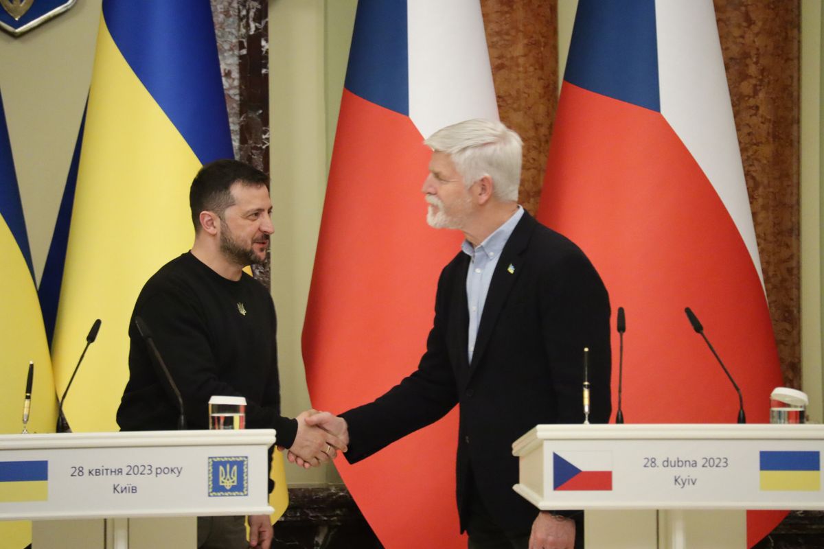 Prezydent Ukrainy Wołodymyr Zełenski i prezydent Czech Petr Pavel