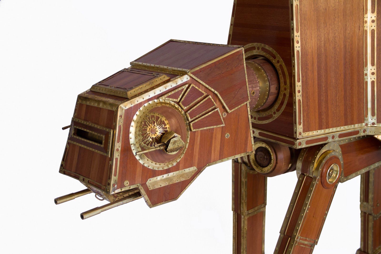 WTF dnia: steampunkowy AT-AT w roli domowego barku [zdjęcia] 4