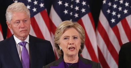 Clinton przerywa milczenie po wyborach: "To boli i będzie bolało jeszcze długo"