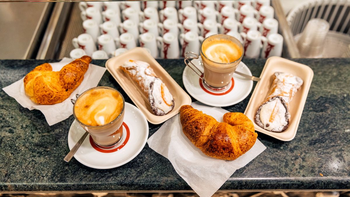 Kawa i słodkie wypieki