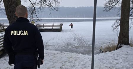 Próbował ratować psa. Dramatyczna akcja ratunkowa w Lidzbarku