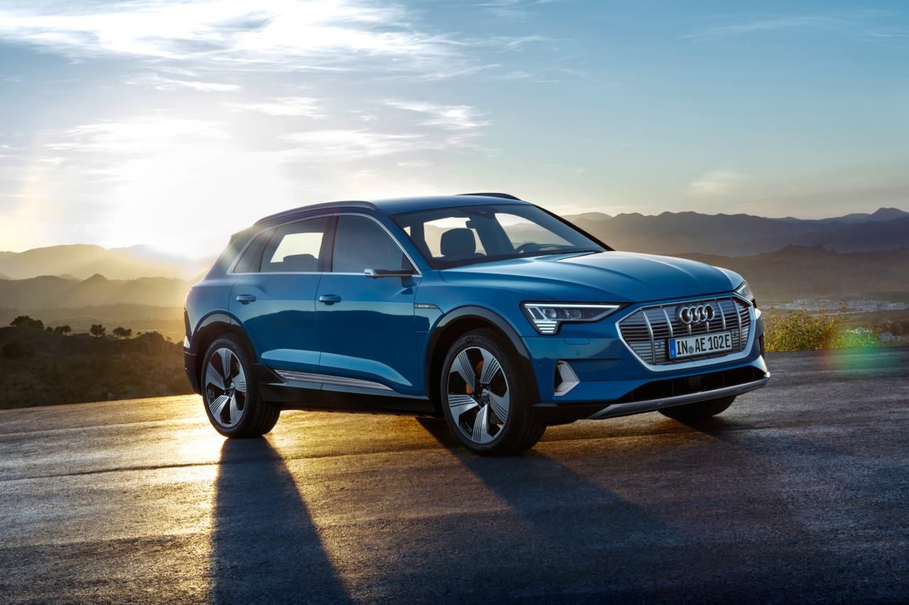 Audi e-tron opóźnione przez oprogramowanie – problem godny skomputeryzowanego auta