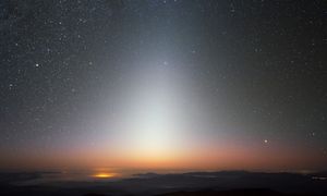 Tajemnicza piramida światła po zachodzie Słońca. Jak ją zobaczyć?