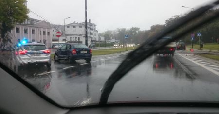 Ul. Wrotkowska: Kolizja poprzez wymuszenie pierwszeństwa