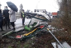 Żywiec. Krok od tragedii. Kierowca wjechał w przystanek autobusowy