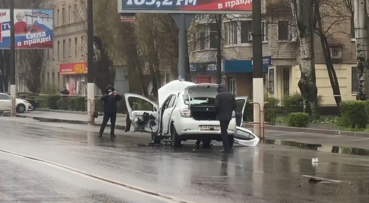 Samochód kolaboranta wysadzony w powietrze na ulicy okupowanego Melitopola