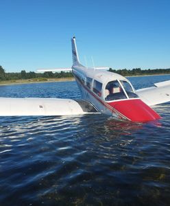 Awionetka wylądowała w wodzie. Dramatyczne nagranie z Jastarni