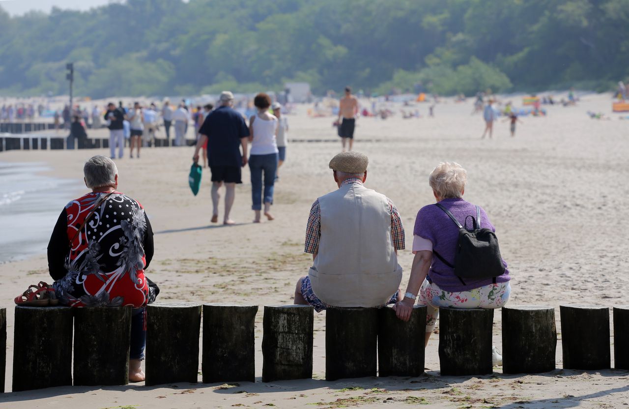 Dodatkowe pieniądze dla emerytów na stałe. Oto ile dostaną seniorzy