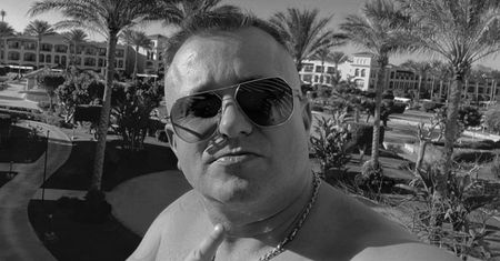 Znaleziono ciało w samochodzie nad jeziorem w Skępem. Media: "To DJ Hazel". Miał 44 lata