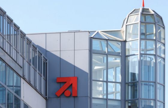 Gigant medialny zwalnia 430 osób. Chce go nabyć niedoszły kupiec TVN