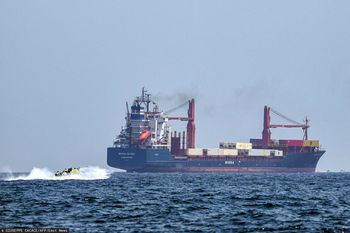 Media: Iran otwiera cieśninę Ormuz dla jednego kraju