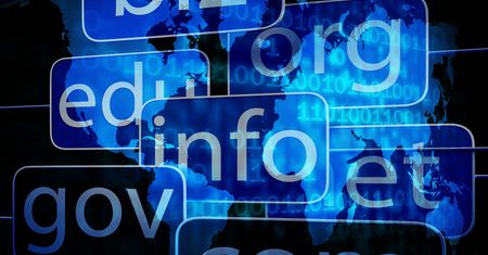 Domena corp.com wystawiona na sprzedaż. To zapowiedź kłopotów dla firm