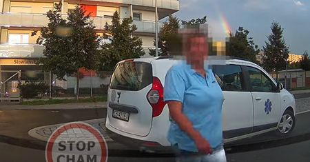 Aż wyszła z samochodu. Niesie się nagranie z Bydgoszczy