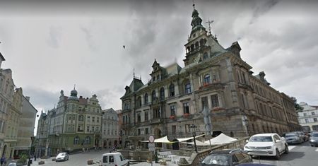 Kłodzko. PKP stawia maszt. Protesty mieszkańców na marne