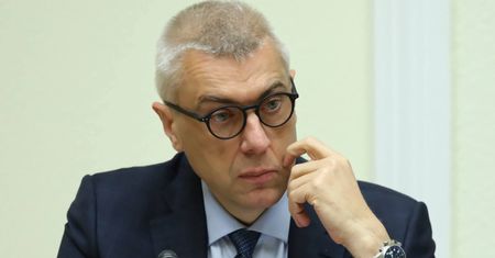 Afera maseczkowa i Pegasus. Giertych żąda od wydawcy "Super Expressu" 1 mln zł