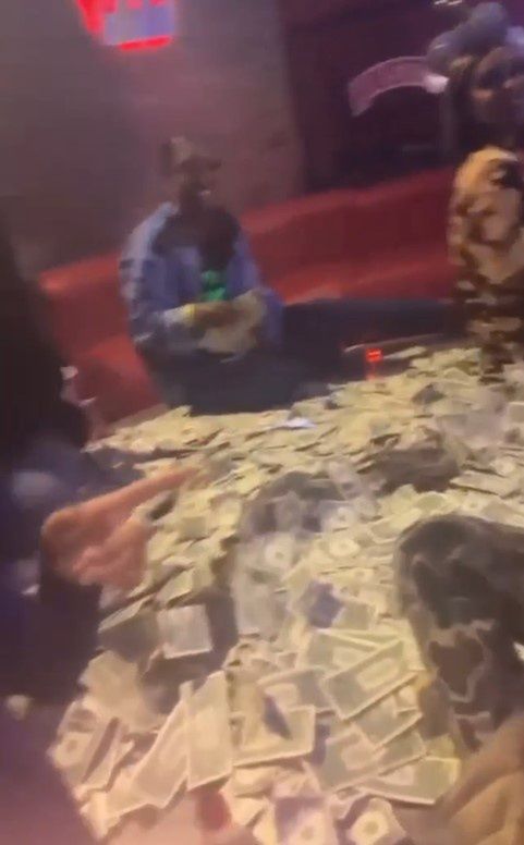 Drake w klubie nocnym 