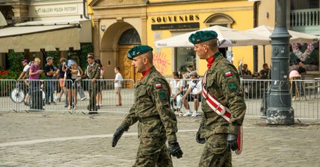 Obowiązkowa służba wojskowa powinna wrócić? Oto co sądzą młodzi Polacy